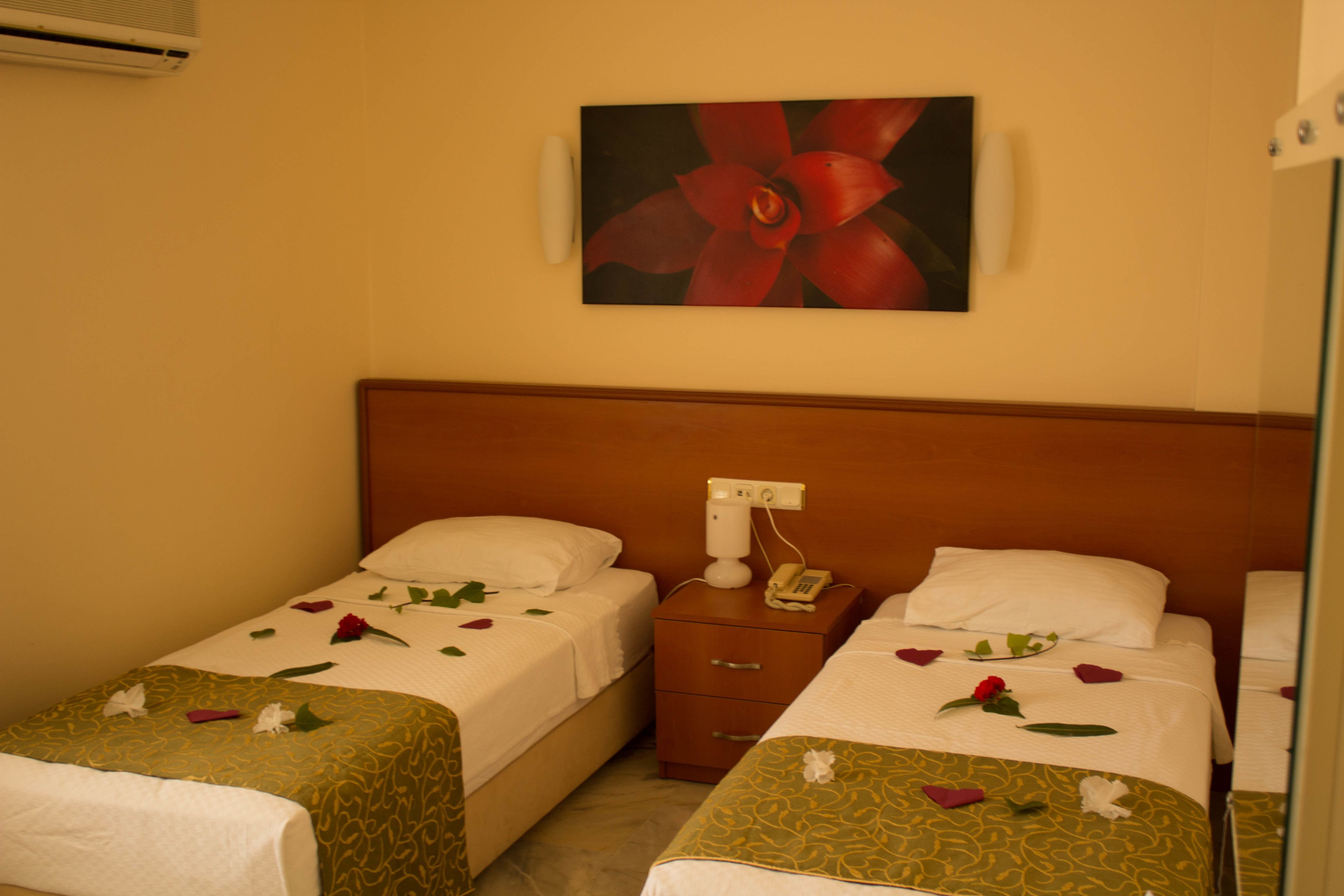 standard room, garden view | 1 bedroom, minibar, in-room safe, soundproofing