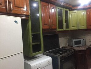 Comfort-Apartment, 2 Schlafzimmer | Eigene Küche | Kühlschrank, Mikrowelle, Ofen, Herdplatte