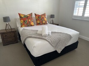 3 bedrooms, iron/ironing board, travel cot, free WiFi