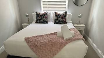 3 bedrooms, iron/ironing board, free WiFi, bed sheets
