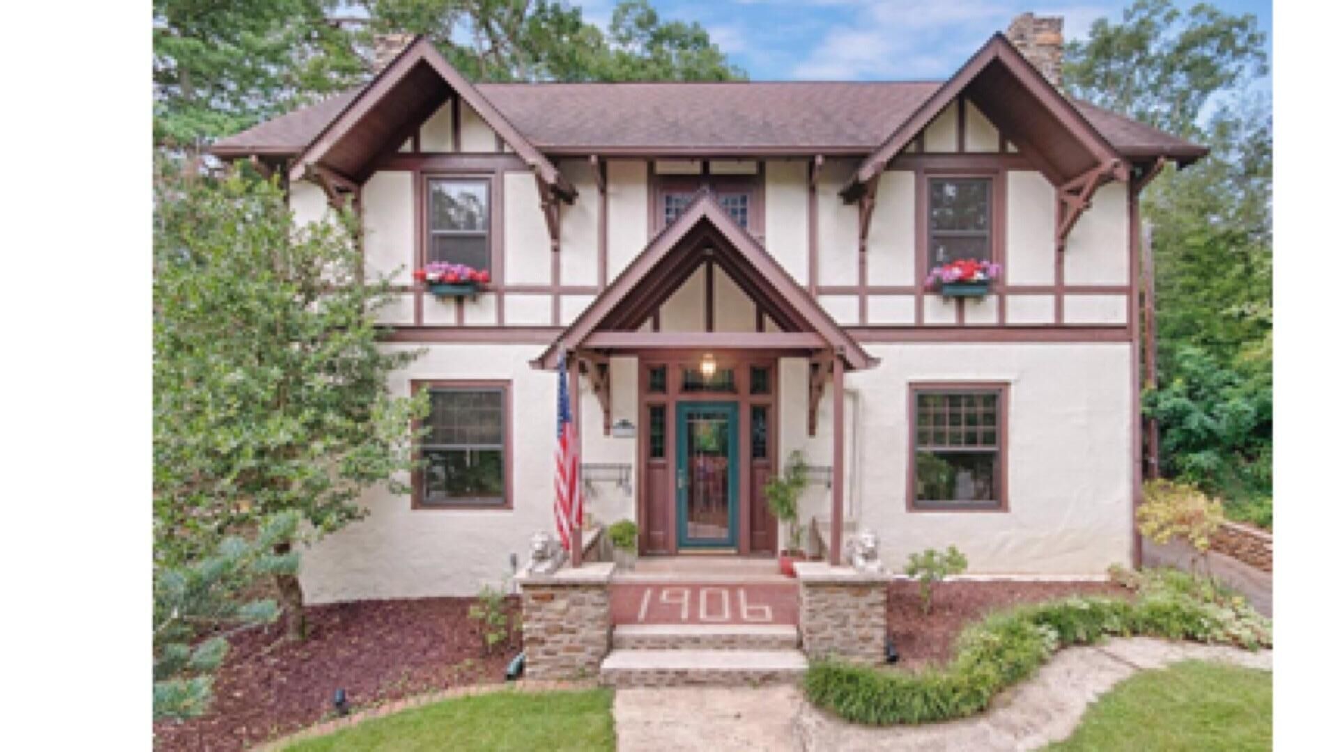 Cozy Historical Downtown Home
