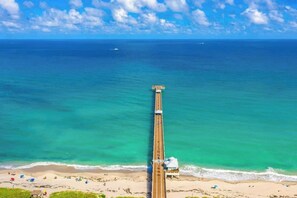 Beach nearby - GUEST SUITE PARADISO | PRIVATE ENTRANCE | KING BED | SELF CHECK-IN | FREE PARKING | PGA (Palm Beach Gardens)