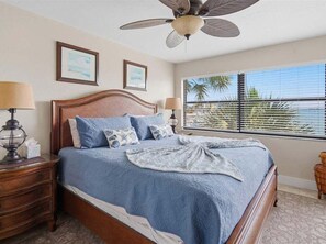 2 bedrooms, iron/ironing board, free WiFi, bed sheets - Waterfront 2BR condo with pool, WiFi, and marina access in Marco Island. (Marco Island)