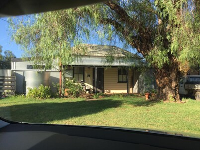 Peppercorn Cottage 2831 contemporary heritage located in a village of Dubbo 