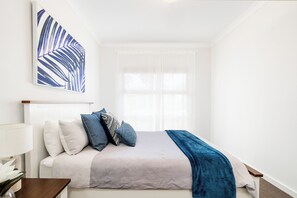 3 bedrooms, iron/ironing board, free WiFi, bed sheets - Ella House II - New 3Br 2Bath, Wifi, 2 Living (Warradale)