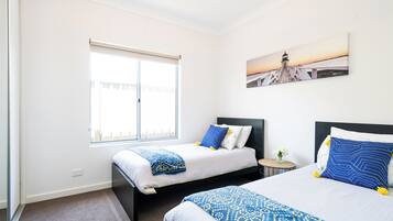 3 bedrooms, iron/ironing board, free WiFi, bed sheets