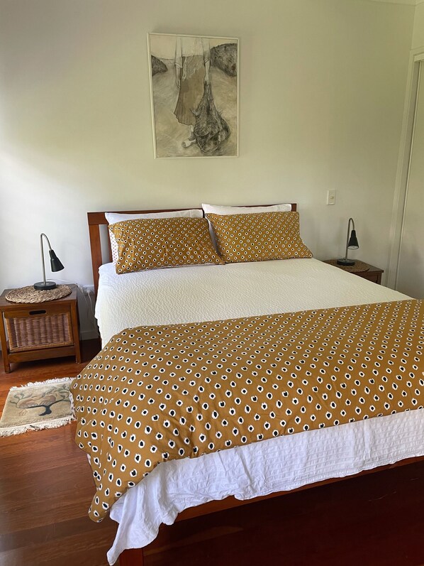 1 bedroom, desk, iron/ironing board, WiFi