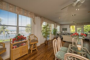 Dining - SALTWATER ANGLER at The Truman Annex in Key West (Key West)