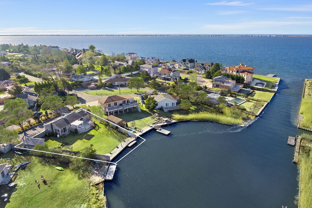 On The Water In Remsenburg / West Hampton (US Open Ideal location)