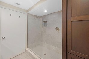Shower, towels