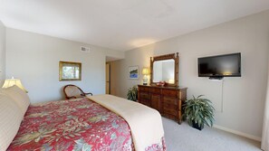 2 bedrooms, iron/ironing board, Internet, bed sheets