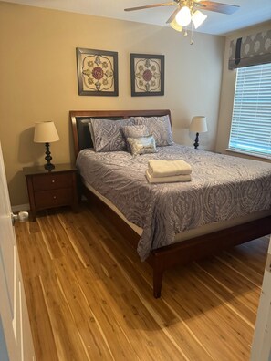 5 dormitorios, tabla de planchar con plancha, wifi gratis y ropa de cama