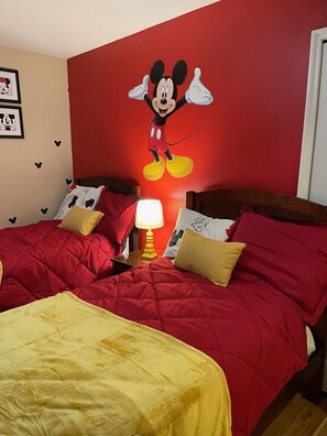 5 bedrooms, iron/ironing board, free WiFi, bed sheets
