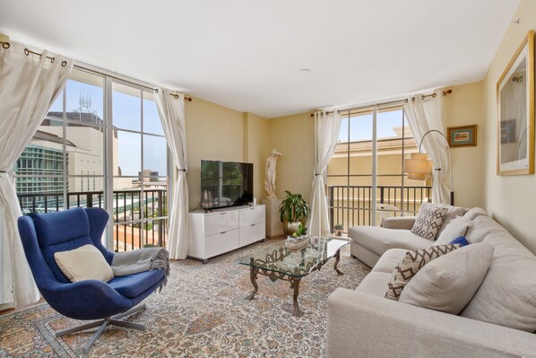 Smart TV, DVD player