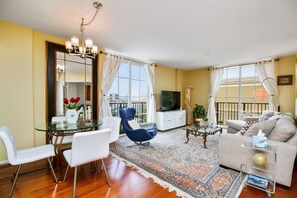 Smart TV, DVD player