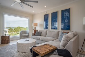 Living area - Sunset Dalite at The Truman Annex in Key West (Key West)