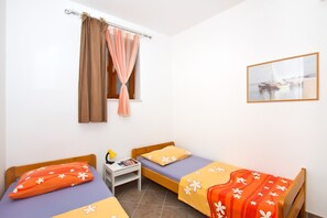 1 bedroom, desk, iron/ironing board, free WiFi