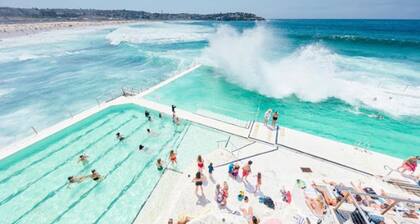 Bondi Beach Dreaming Apartment - 3 minuutin päässä rannasta ilmaisella Netflixillä ja nopealla wifi-yhteydellä.