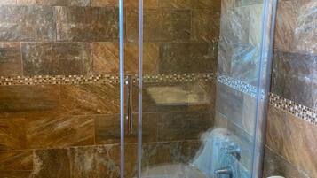 Combined shower/tub
