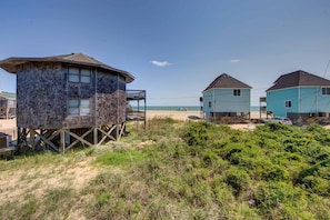 Beach nearby - Point Break Cottage- Steps to Beach- Community Pool & Spa (Buxton)