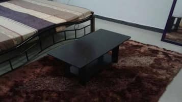 1 bedroom, desk, iron/ironing board, free WiFi