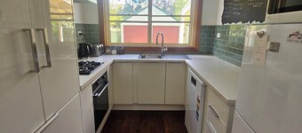 3 bed 2 bath central cottage