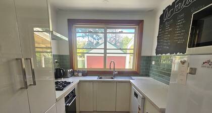 3 bed 2 bath central cottage