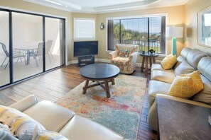 TV, fotballspill, bordtennis og bøker