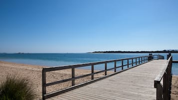 Beach nearby, sun-loungers, beach towels