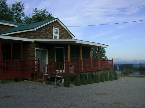 HILL TOP BED & BREAKFAST