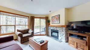 Téléviseur, foyer, lecteur de DVD