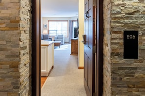 Interior - Aspens #206 Prime Ski-in Ski-out Location! Pool, Hot tubs, BBQ, sleeps 4 (Whistler)