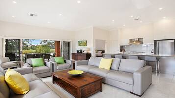 Televisio, takka, DVD-soitin