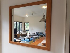 TV, fireplace, streaming services - Retreat to Bay Breeze at Coronet Bay  (Coronet Bay)