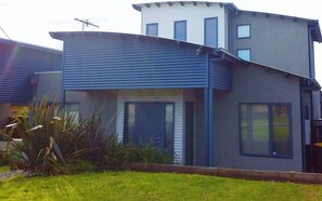 Exterior - Retreat to Bay Breeze at Coronet Bay  (Coronet Bay)