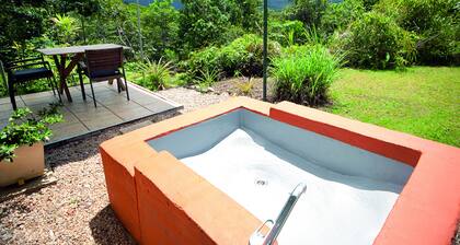 Wompoo Retreat - Rambutan Bungalow mit Aussicht