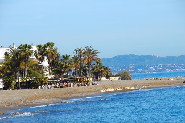 Plage à 50 m de la résidence.