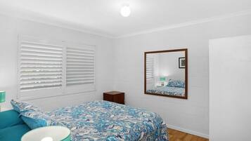 2 bedrooms, desk, free WiFi, bed sheets