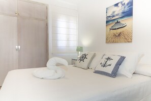 3 bedrooms, iron/ironing board, free WiFi, bed sheets