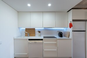 Fridge, microwave, dishwasher, electric kettle - Quinta do Lago Terrace Apartment I (S21) (Quinta do Lago)