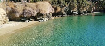 Beautiful house with sea view 2 steps from the sandy beach of Agia Pelagia