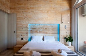 2 chambres, coffre-fort, fer et planche à repasser