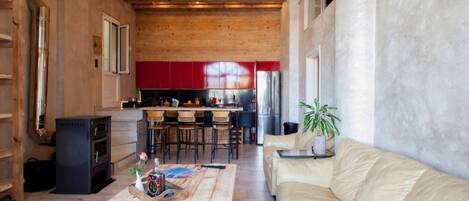 TV, fireplace, stereo