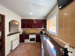 Microonde, forno, lavastoviglie, pentole/stoviglie/utensili