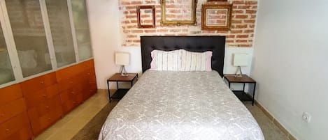 1 habitación, internet y ropa de cama