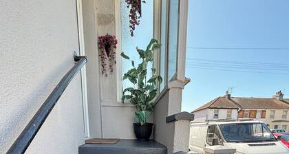 11b Beachside, kävelymatkan päässä rannalta!