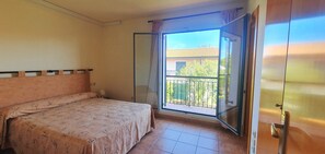 3 makuuhuonetta, silitysrauta/-lauta, ilmainen internet