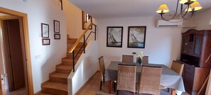 Dining - Attached House in Spain,Villa Mas Pinell 7 (Torroella de Montgrí)