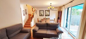 Televisio, takka, suoratoistopalvelut