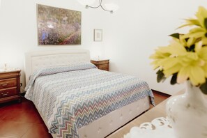 2 bedrooms, desk, iron/ironing board, travel cot